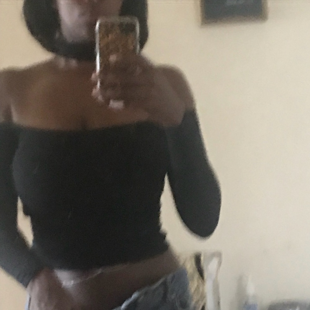 Black American appreal choker neck crop top
